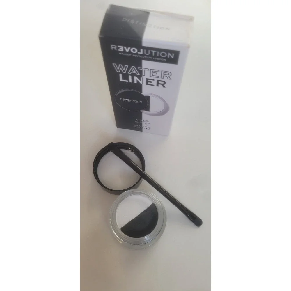 Relove by Revolution Beauty Water Activated Eyeliner Black/White‎